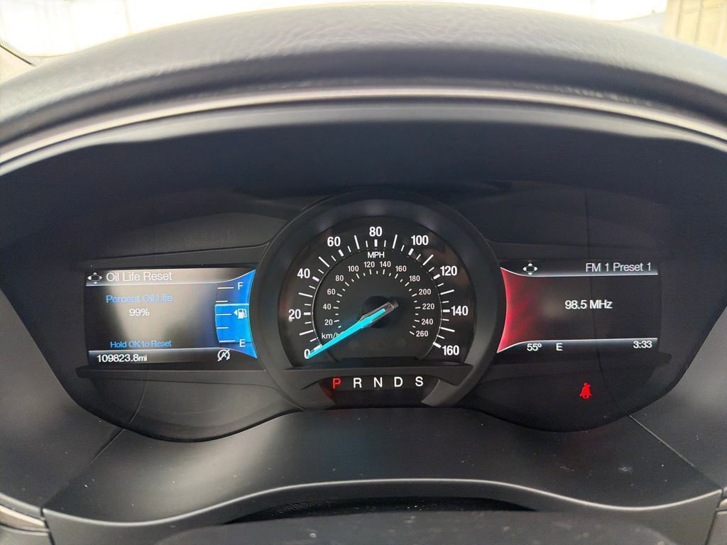 Used 2018 Ford Fusion SE w/ Fusion SE Technology Package FWD image 16