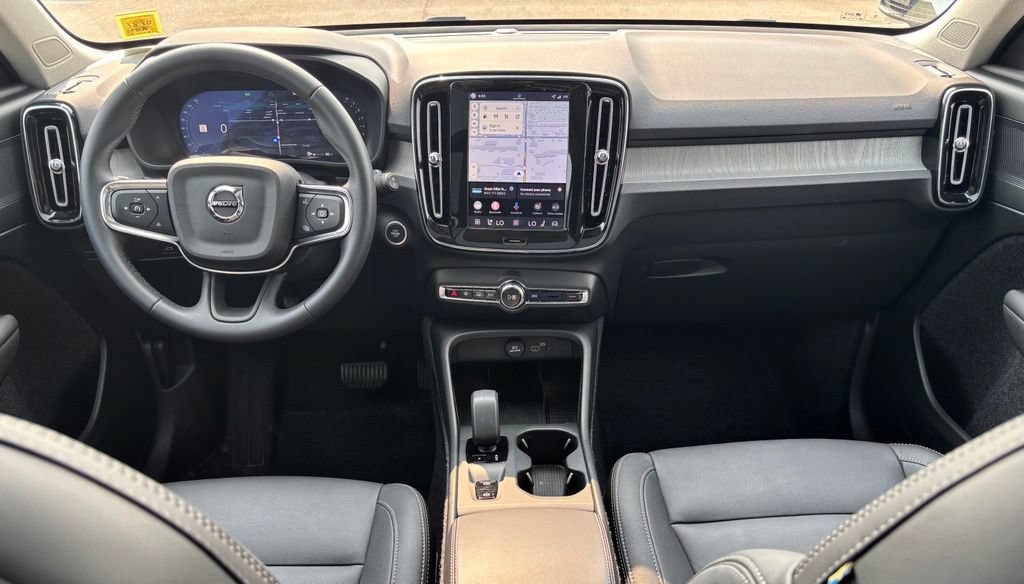 Certified 2026 Volvo XC40 B5 Core w/ Climate Package AWD/4WD image 6