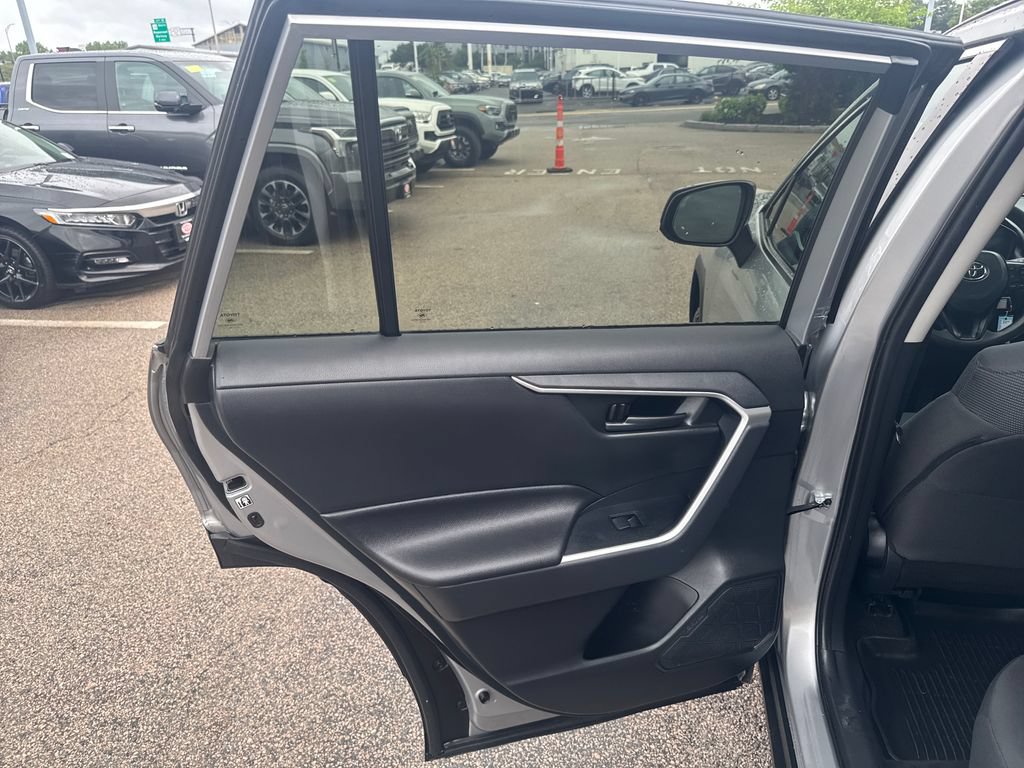 Used 2019 Toyota RAV4 LE w/ All Weather Liner Package AWD/4WD image 36