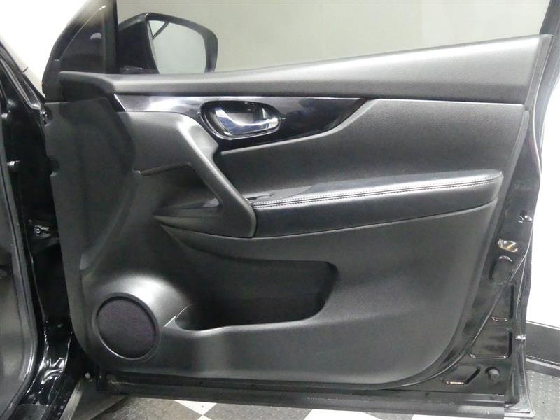 Used 2019 Nissan Rogue Sport SV image 20