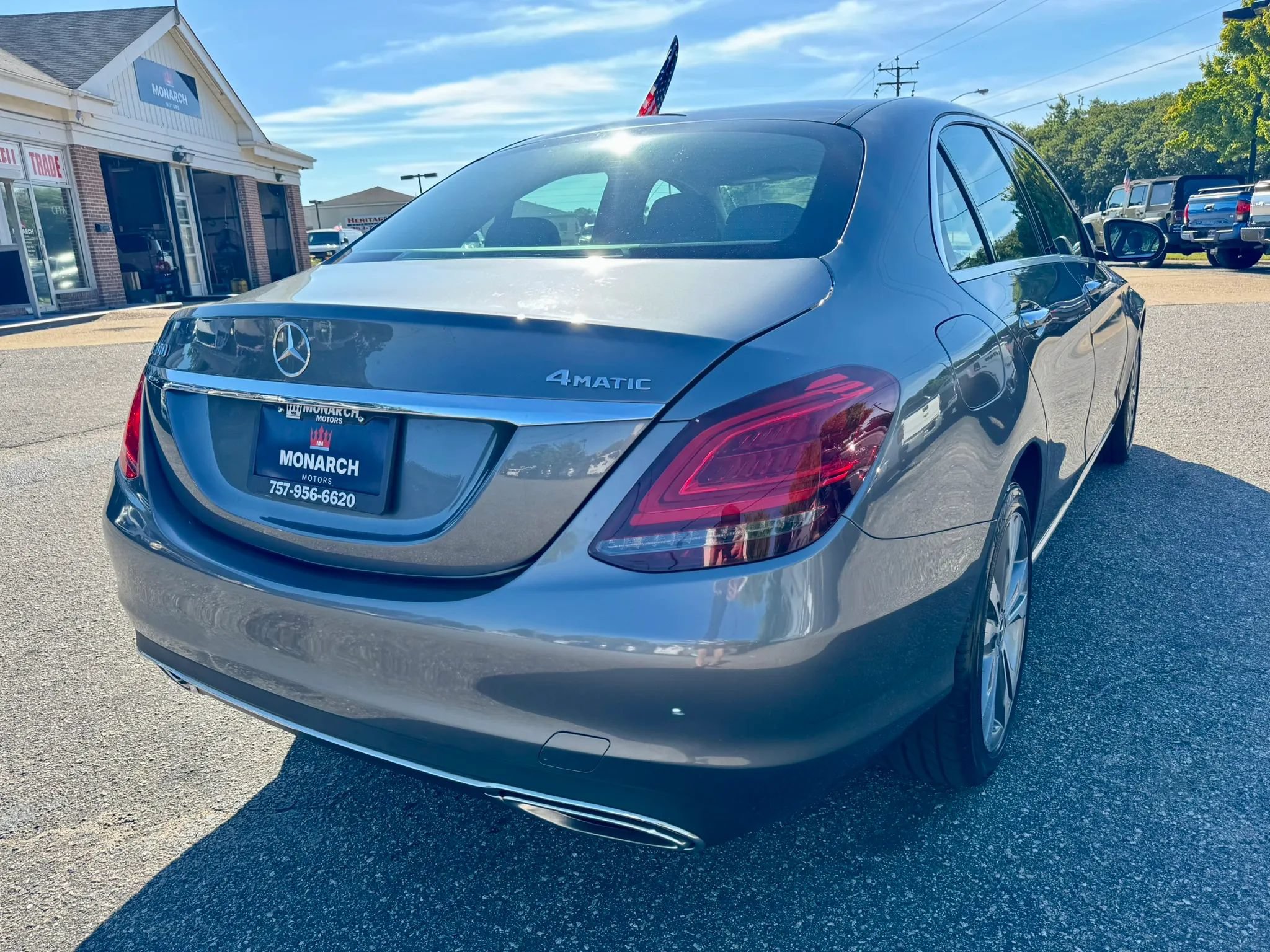 Used 2020 Mercedes-Benz C 300 4MATIC Sedan image 5