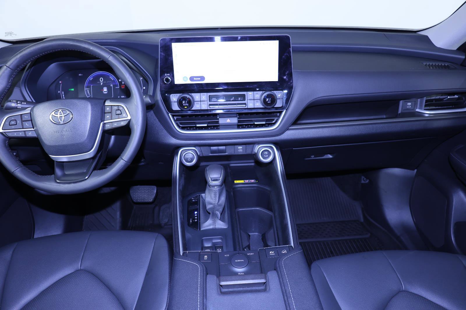 Used 2024 Toyota Grand Highlander XLE image 10