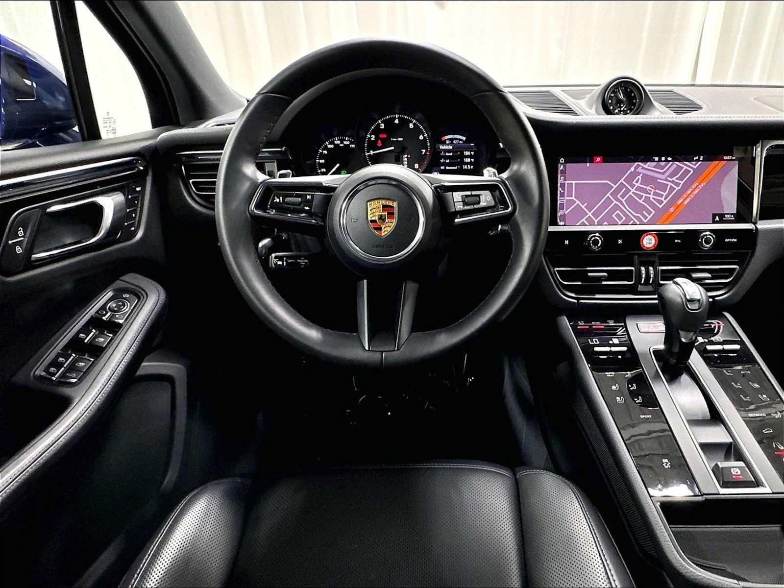 Used 2026 Porsche Macan AWD/4WD image 15