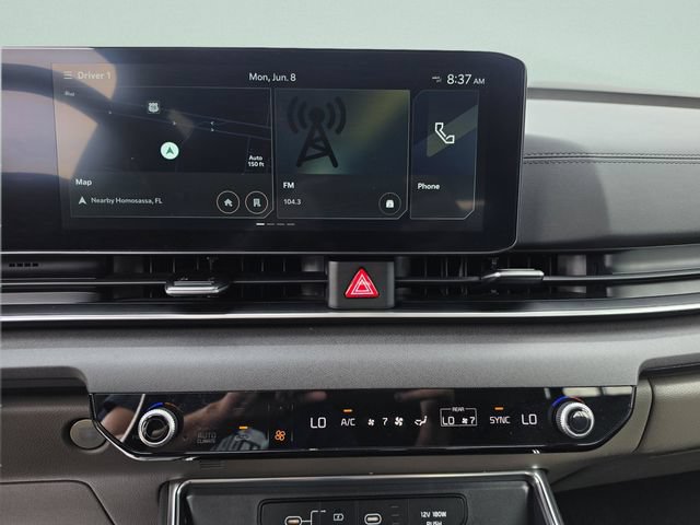 Used 2025 Kia Carnival EX FWD image 33