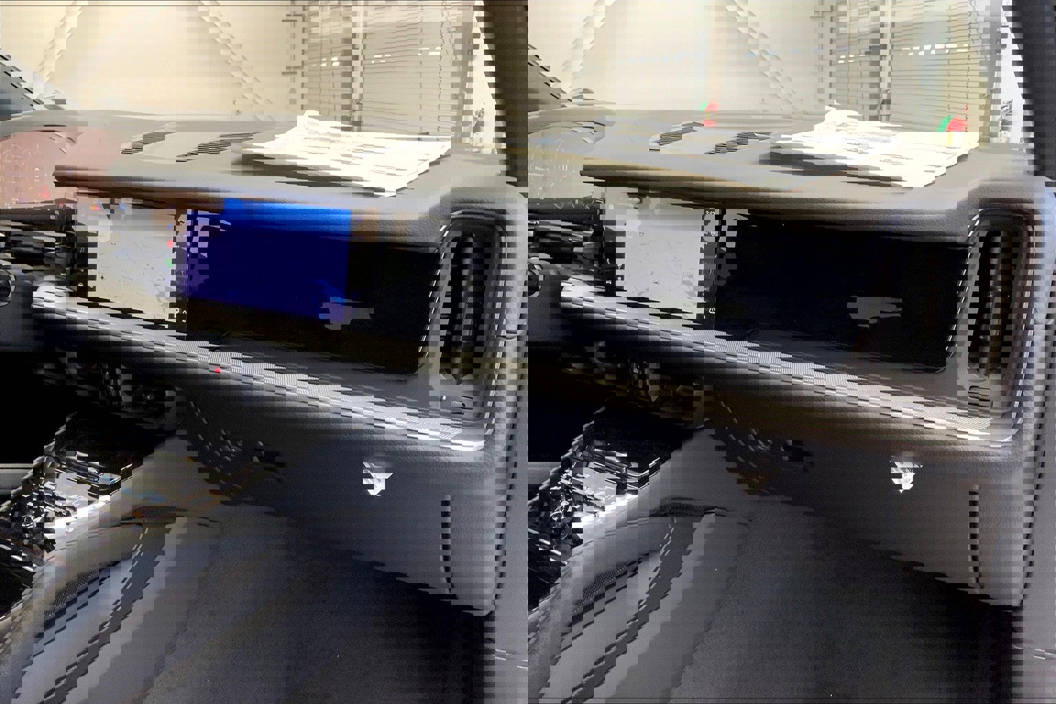 New 2025 Porsche Cayenne image 23