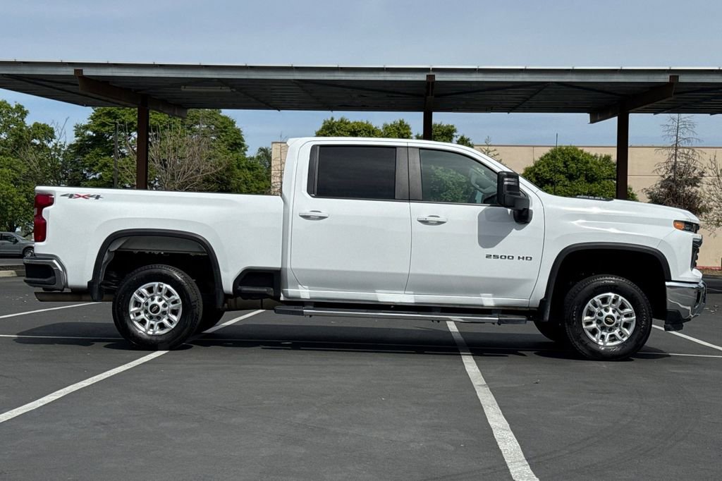 Used 2025 Chevrolet Silverado 2500 LT w/ Convenience Package AWD/4WD image 10
