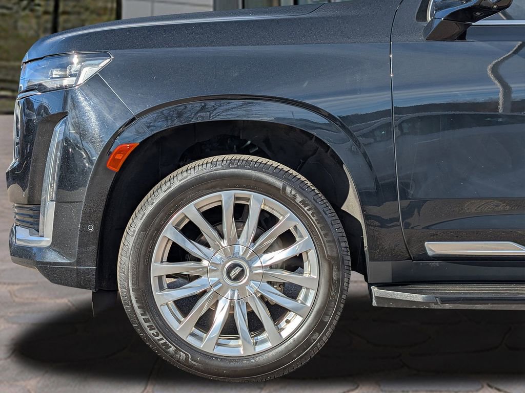 Used 2023 Cadillac Escalade Premium Luxury image 9