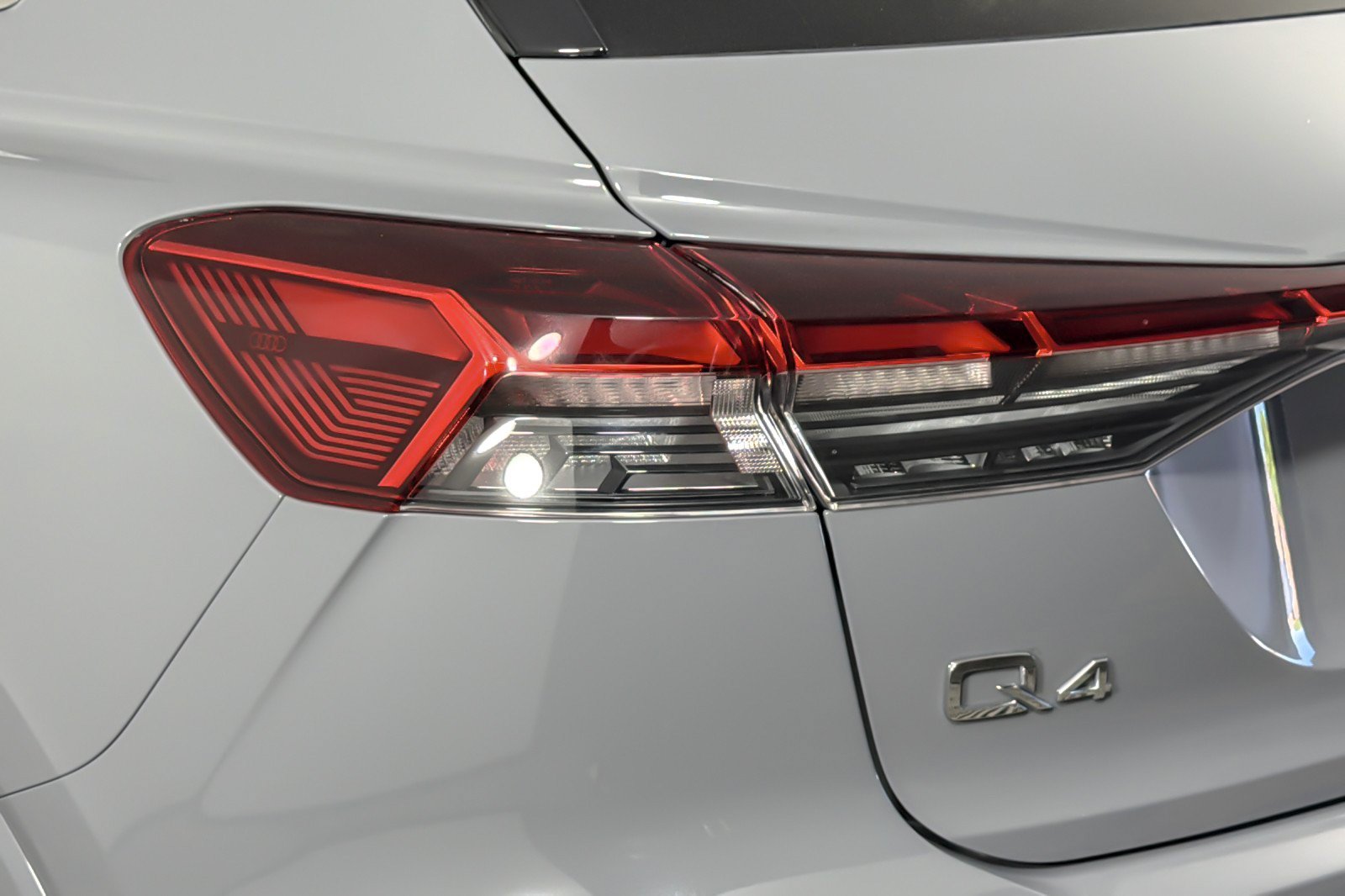 Used 2025 Audi Q4 e-tron Premium RWD image 27