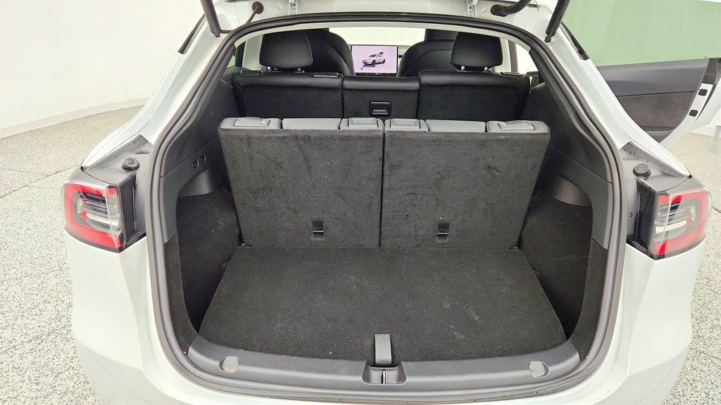 Used 2023 Tesla Model Y Long Range image 26