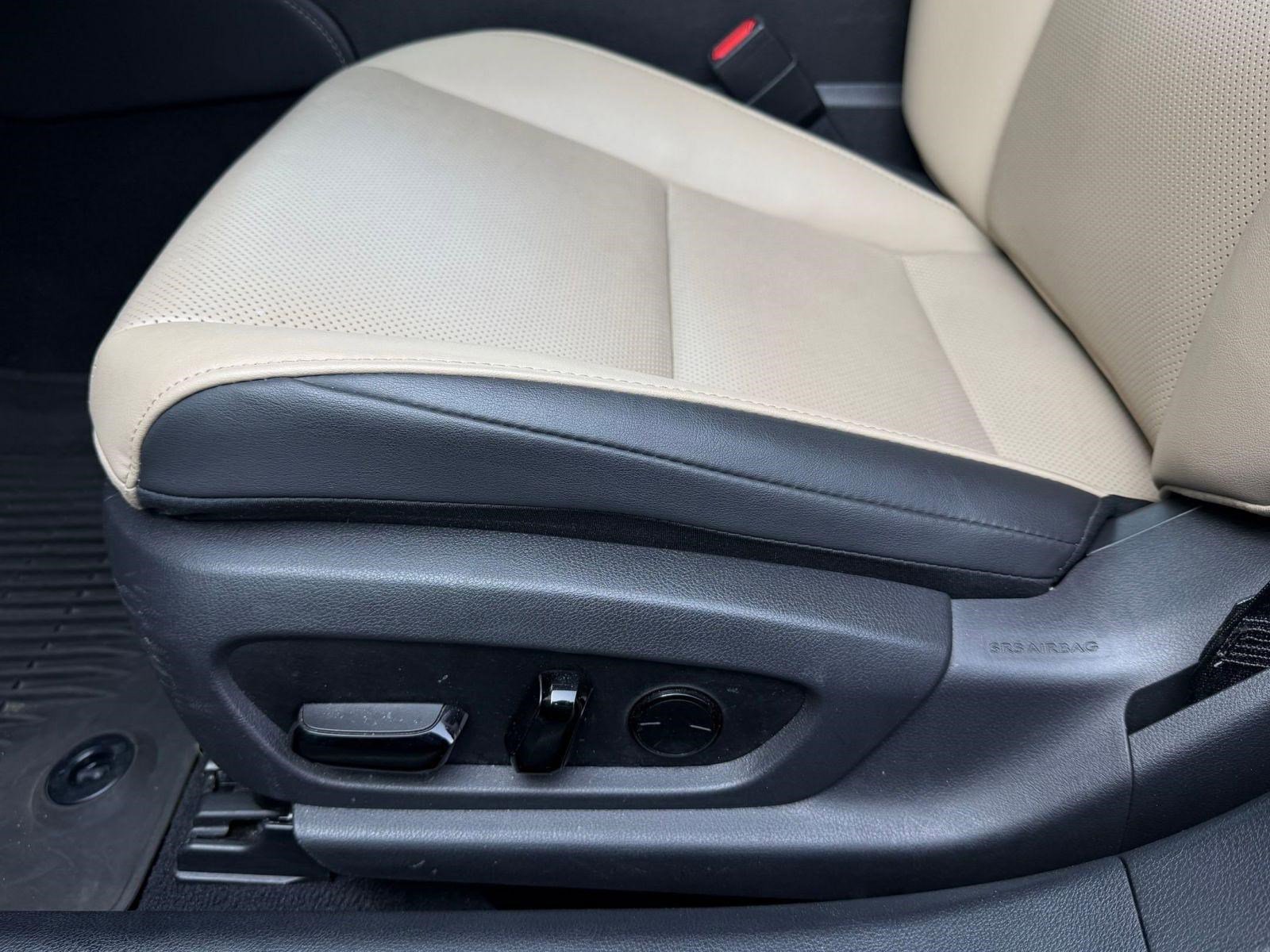 Used 2021 Lexus ES 250 w/ Premium Package image 14