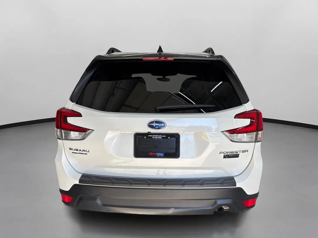 Used 2024 Subaru Forester Premium AWD/4WD image 8