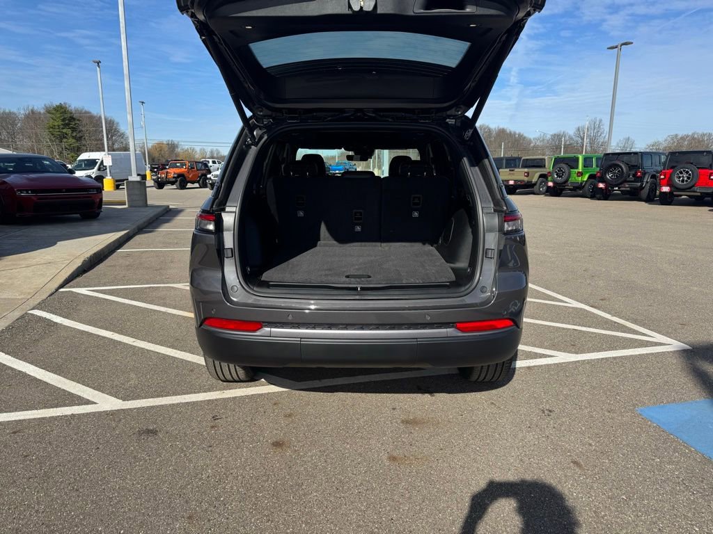 New 2026 Jeep Grand Cherokee Limited AWD/4WD image 9