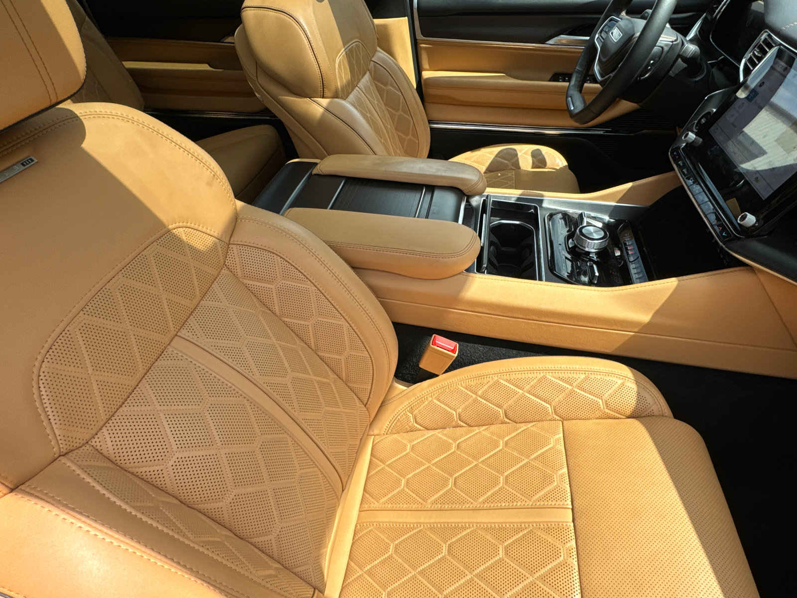 Certified 2025 Jeep Grand Wagoneer Series III w/ Quick Order Packagew 28T AWD/4WD image 15