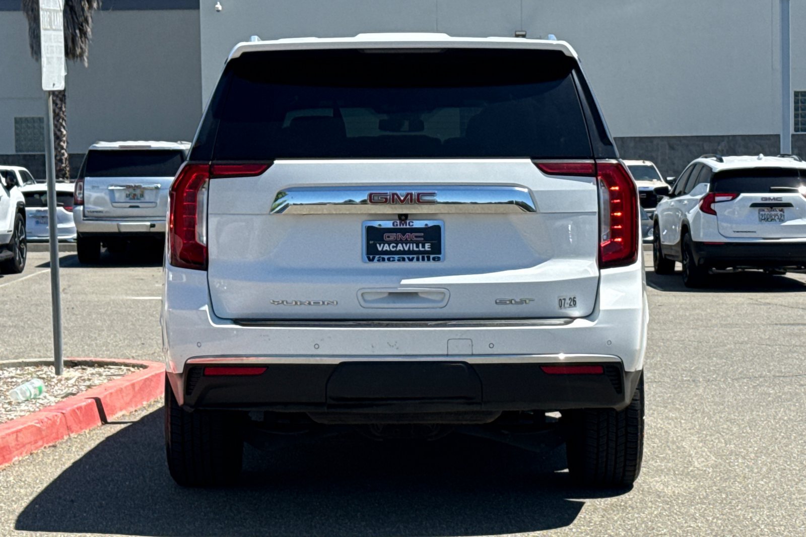 Used 2023 GMC Yukon XL SLT AWD/4WD image 6