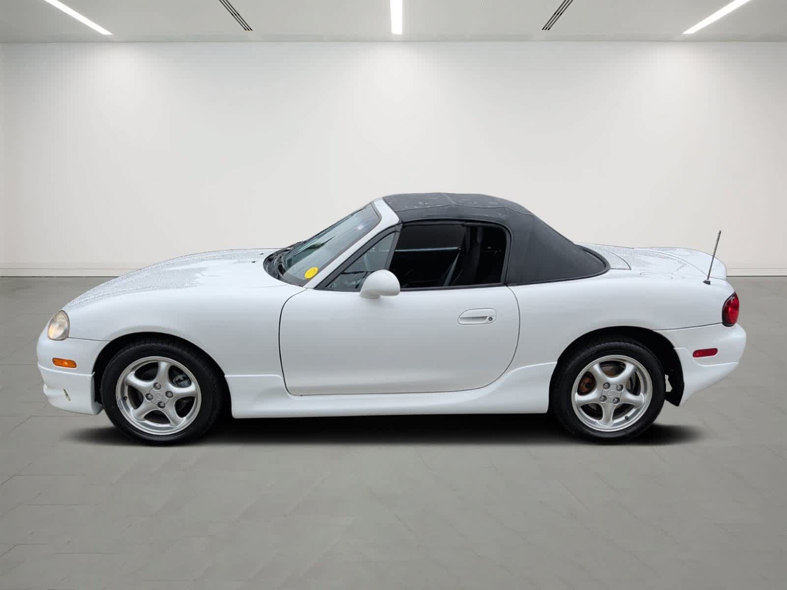 Used 2001 MAZDA MX-5 Miata RWD image 3