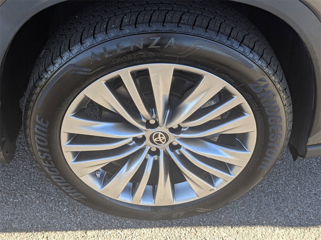 Used 2021 Toyota Highlander Platinum image 15