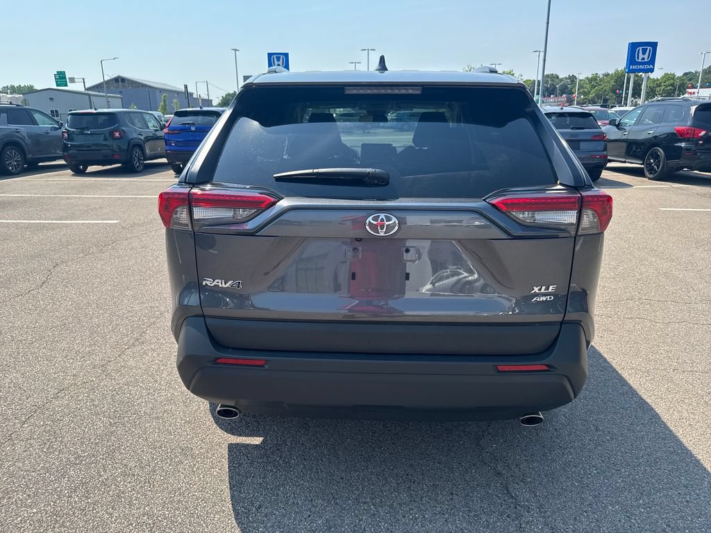 Used 2025 Toyota RAV4 XLE AWD/4WD image 6