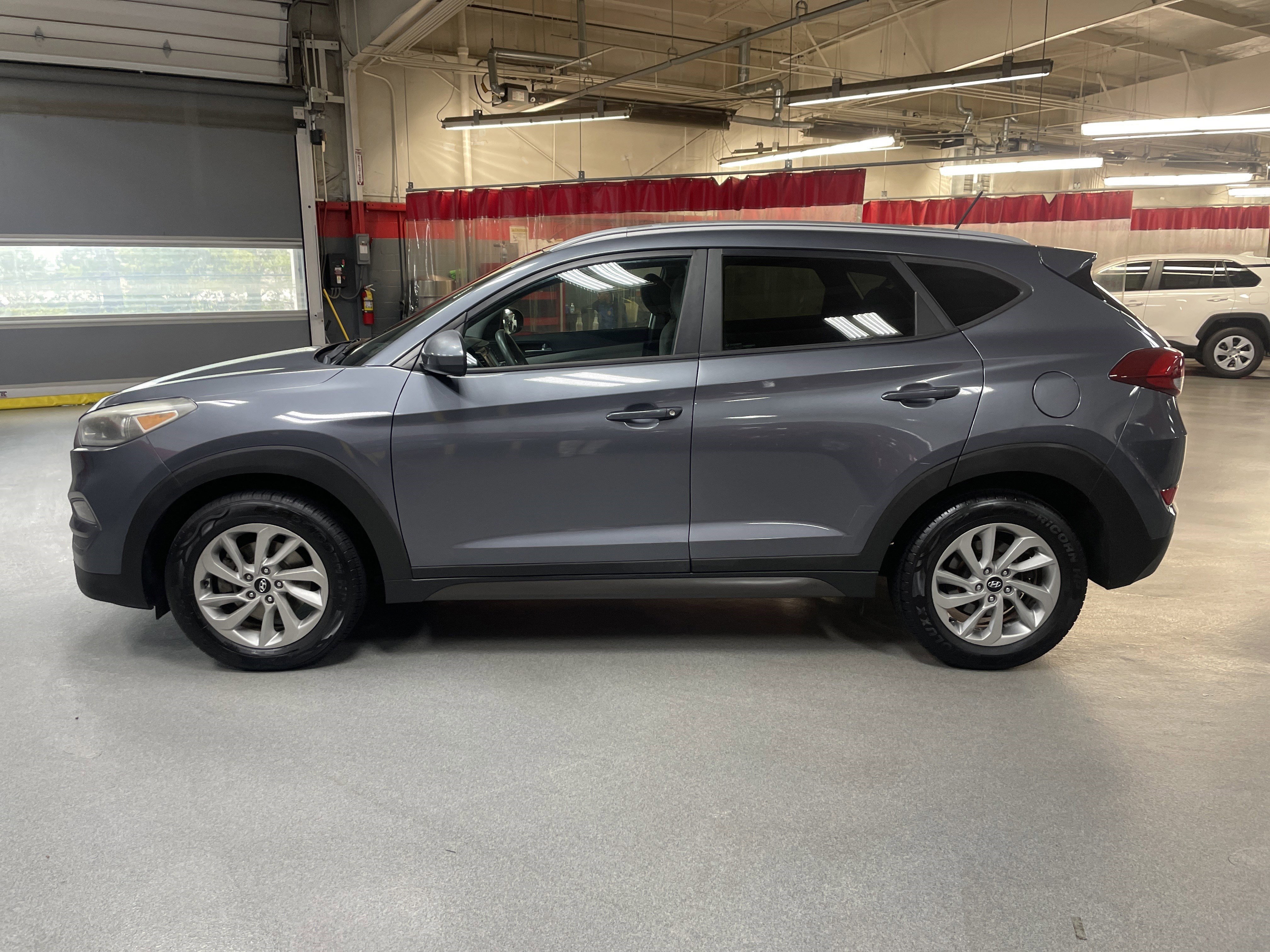Used 2016 Hyundai Tucson SE w/ Option Group 02 FWD image 7