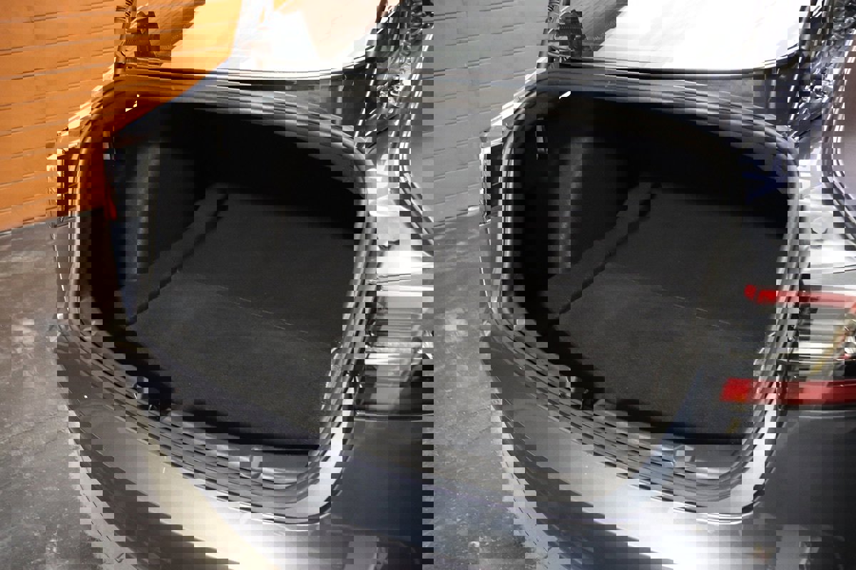 Used 2023 Tesla Model 3 Standard Range image 33