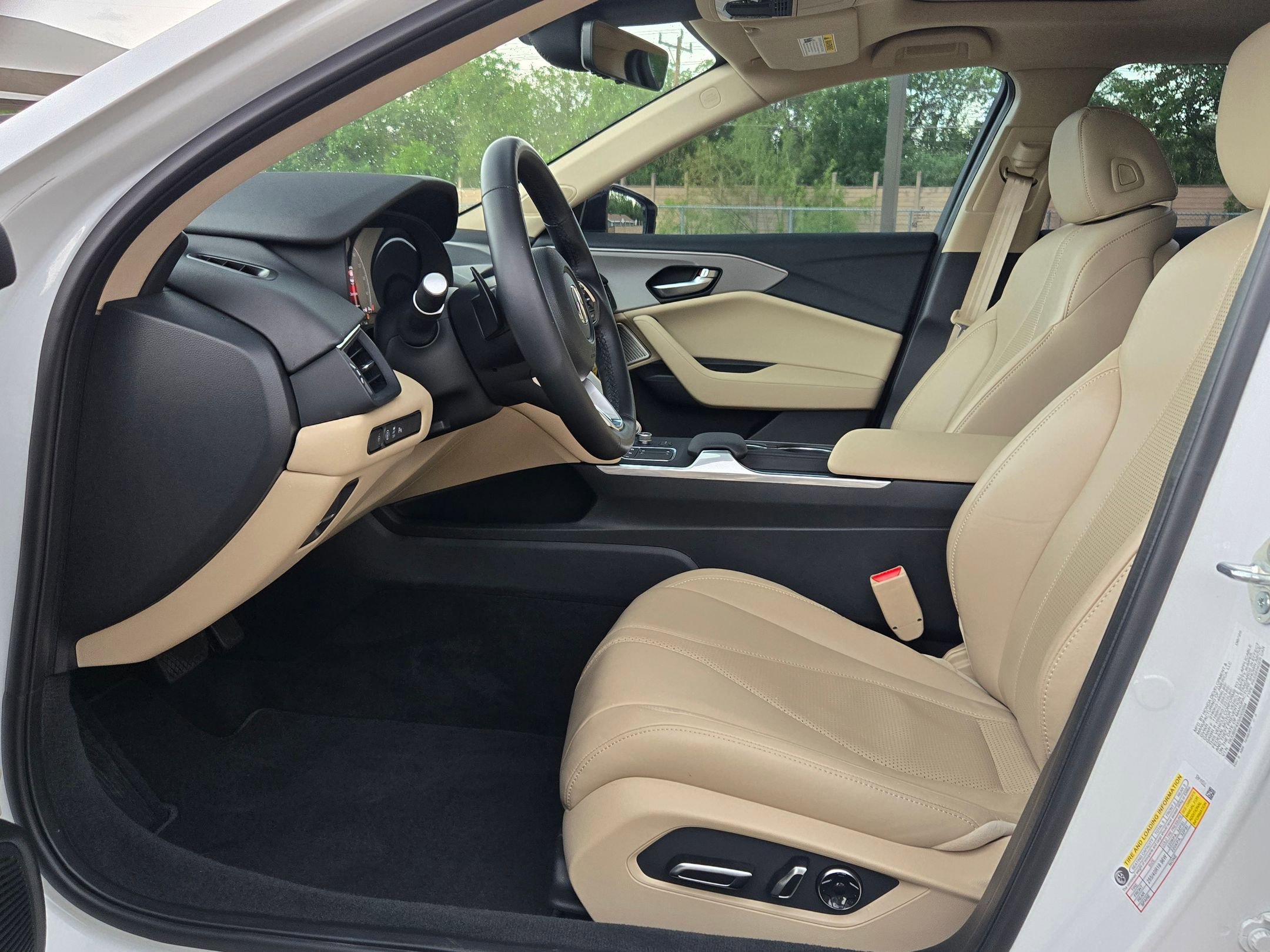 Certified 2025 Acura TLX w/ Technology Package image 9