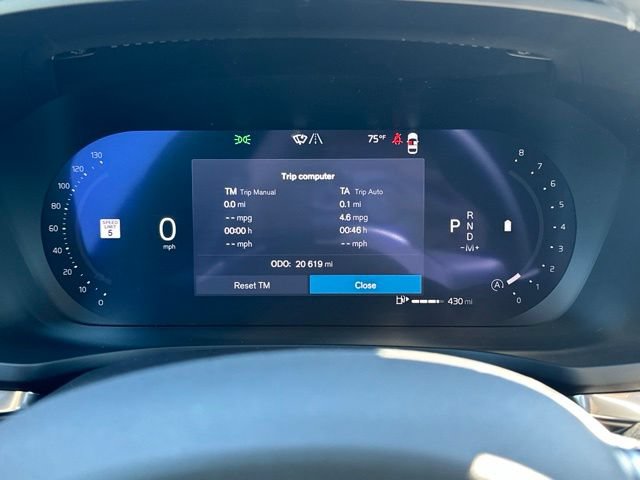 Certified 2025 Volvo V60 B5 Cross Country Plus AWD/4WD image 24