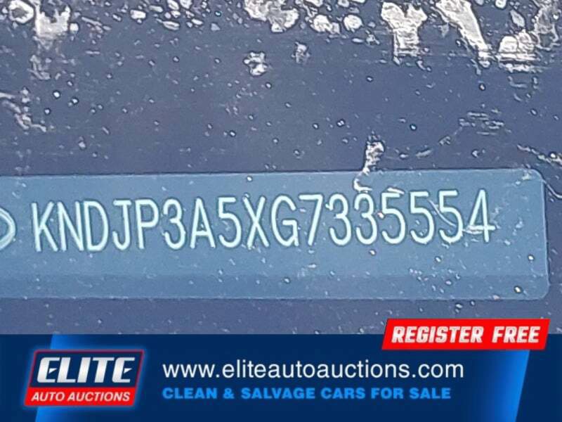 Used 2016 Kia Soul + w/ Designer's Package FWD image 33