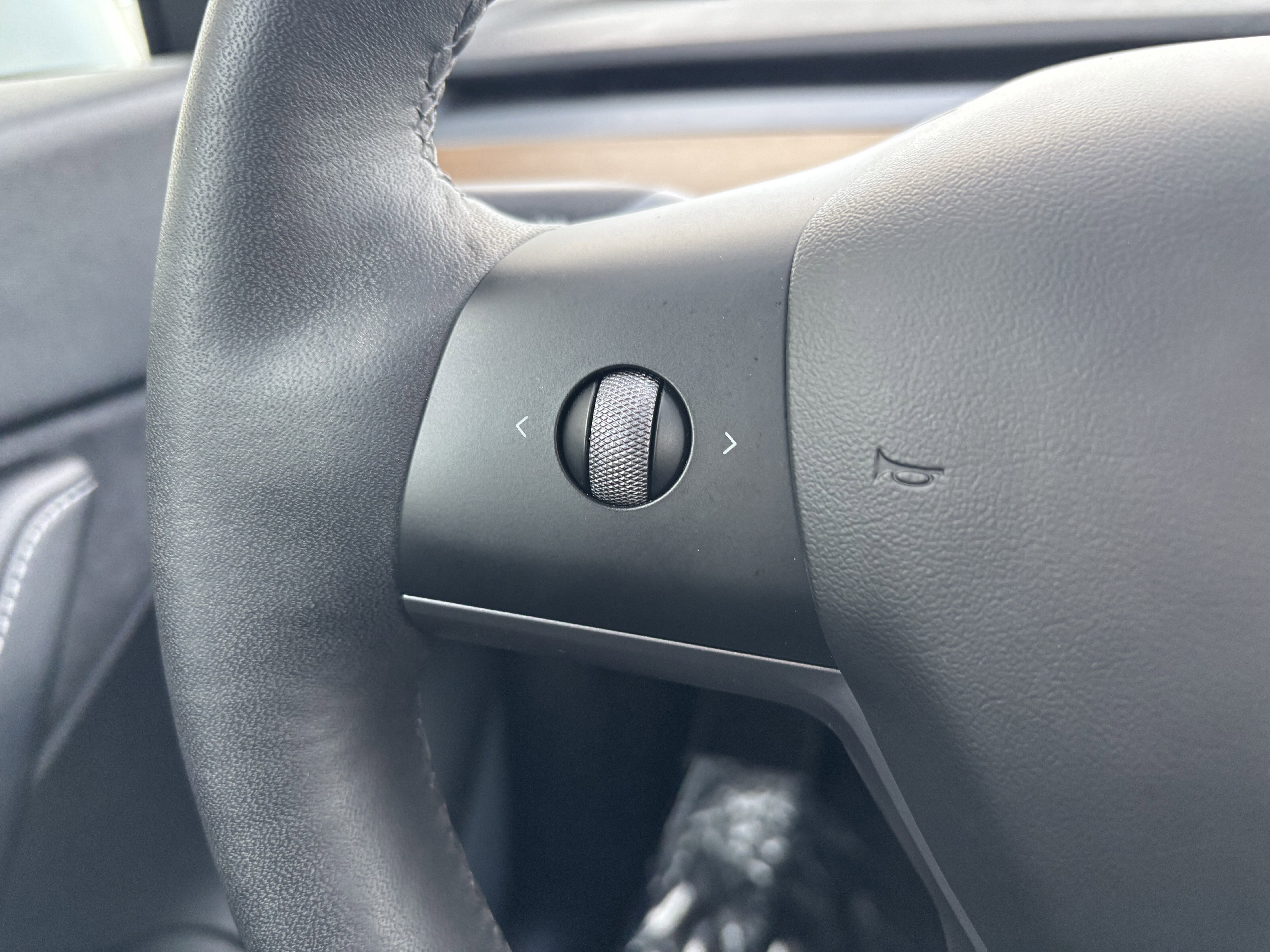 Used 2021 Tesla Model Y Long Range image 10