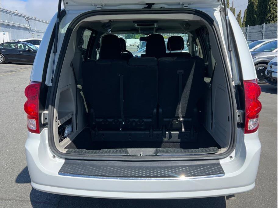 Used 2017 Dodge Grand Caravan SE w/ Power Window Group FWD image 5