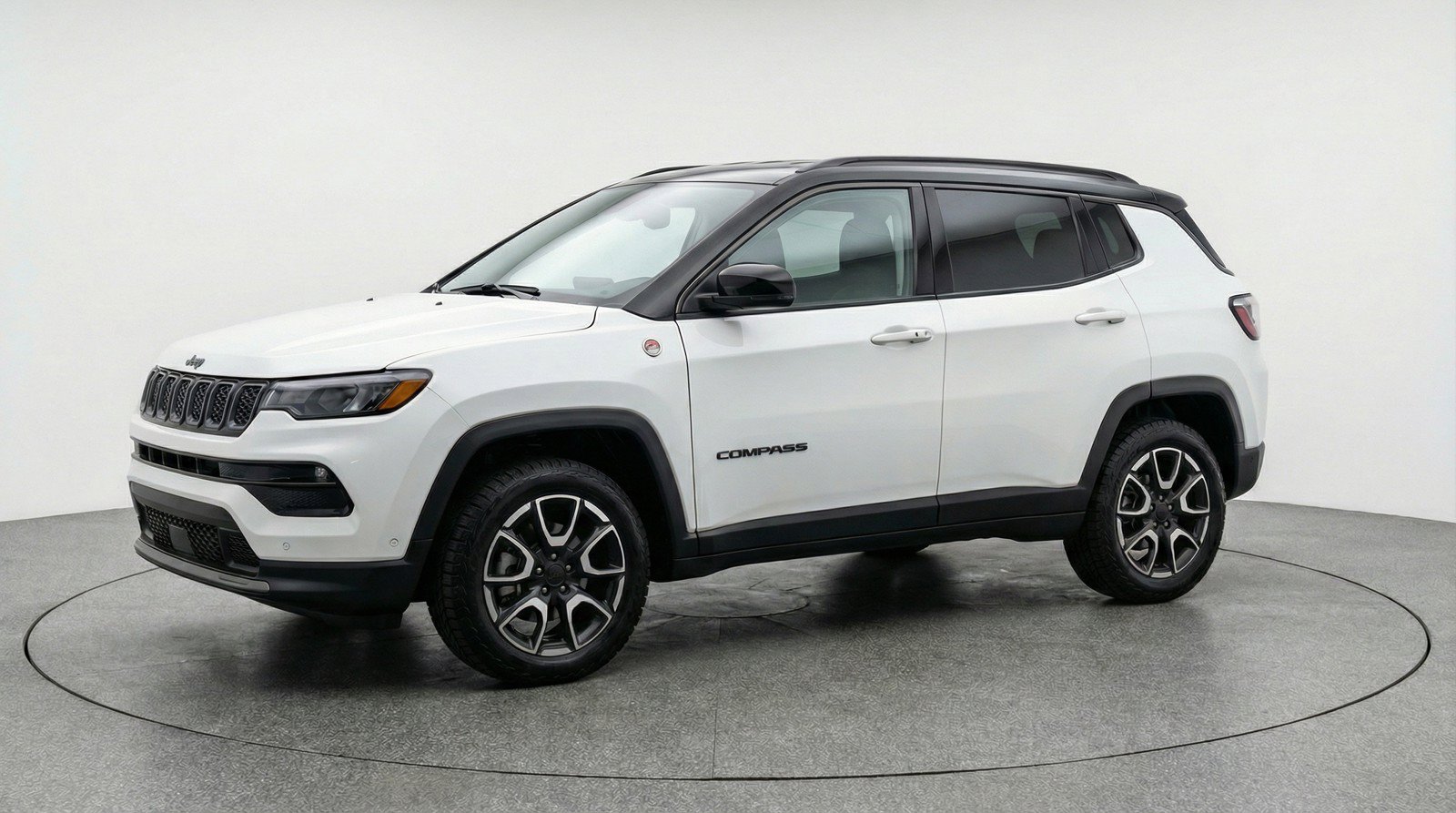 Used 2025 Jeep Compass Trailhawk AWD/4WD image 3