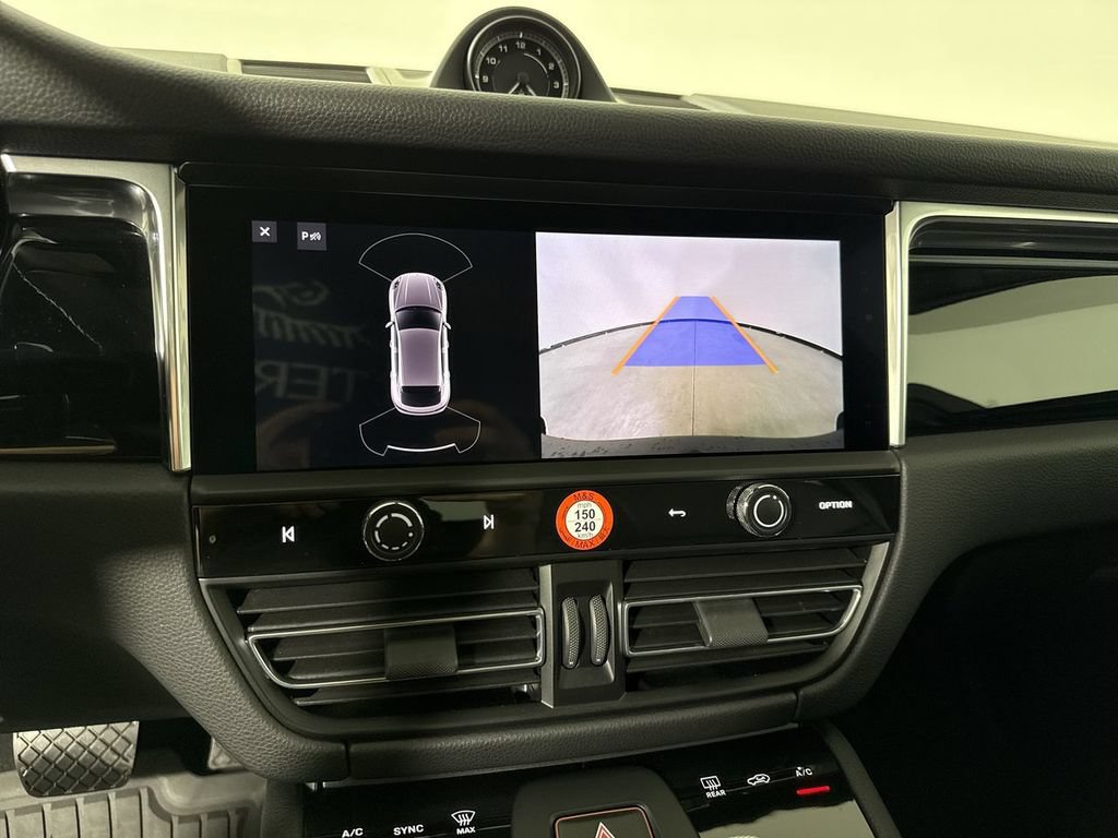 New 2026 Porsche Macan AWD/4WD image 30