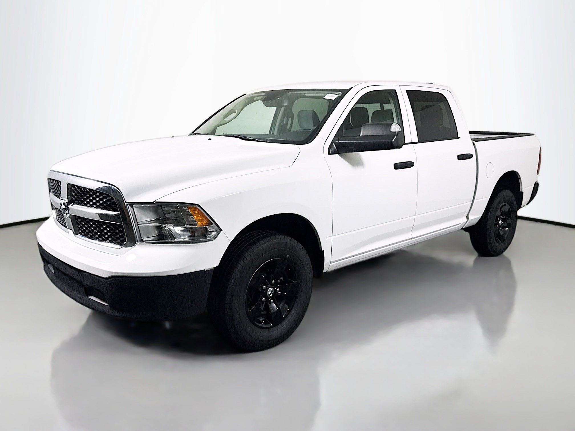 Used 2023 RAM 1500 Classic SLT w/ Trailer & Traction Group AWD/4WD image 4