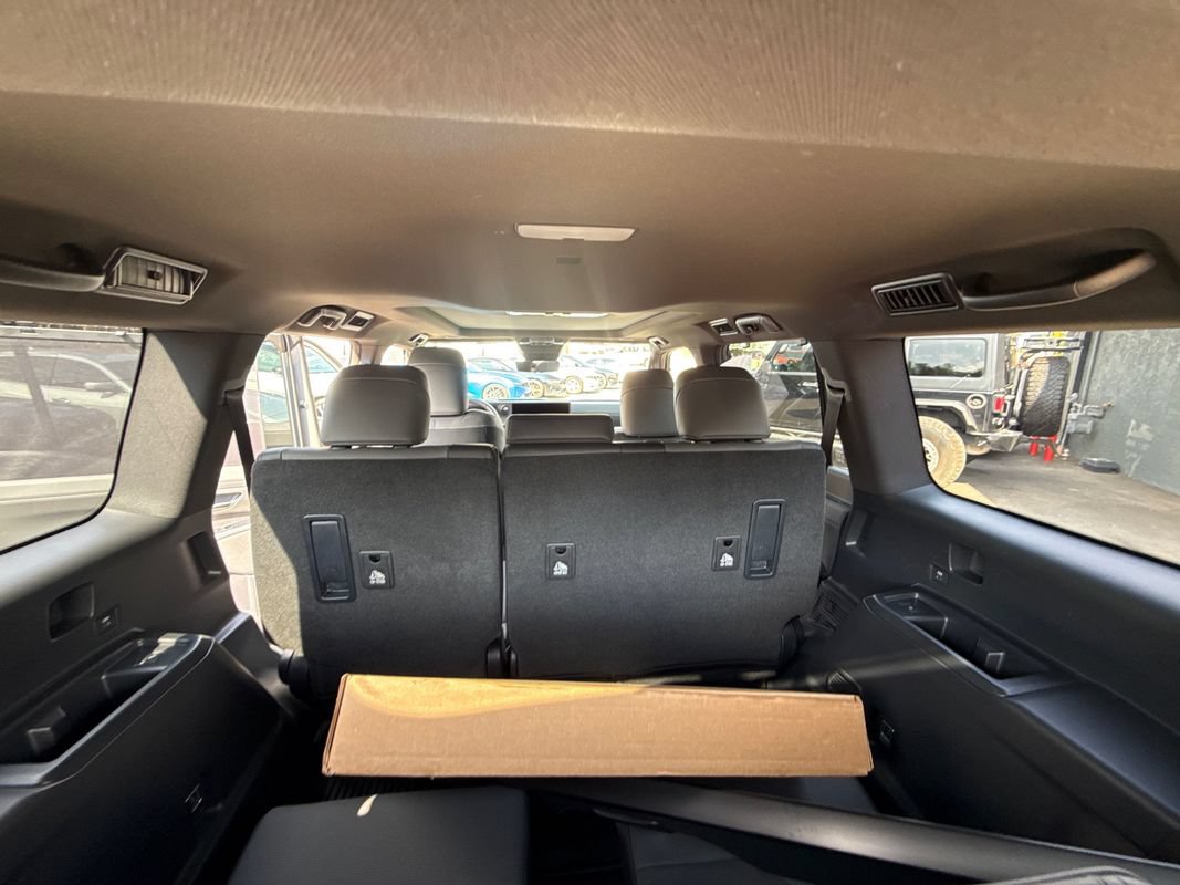 Used 2026 Lexus GX 550 w/ Accessory Package (2T) AWD/4WD image 12