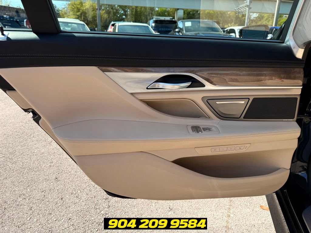 Used 2020 BMW 740i w/ Luxury Rear Seating Package RWD image 28