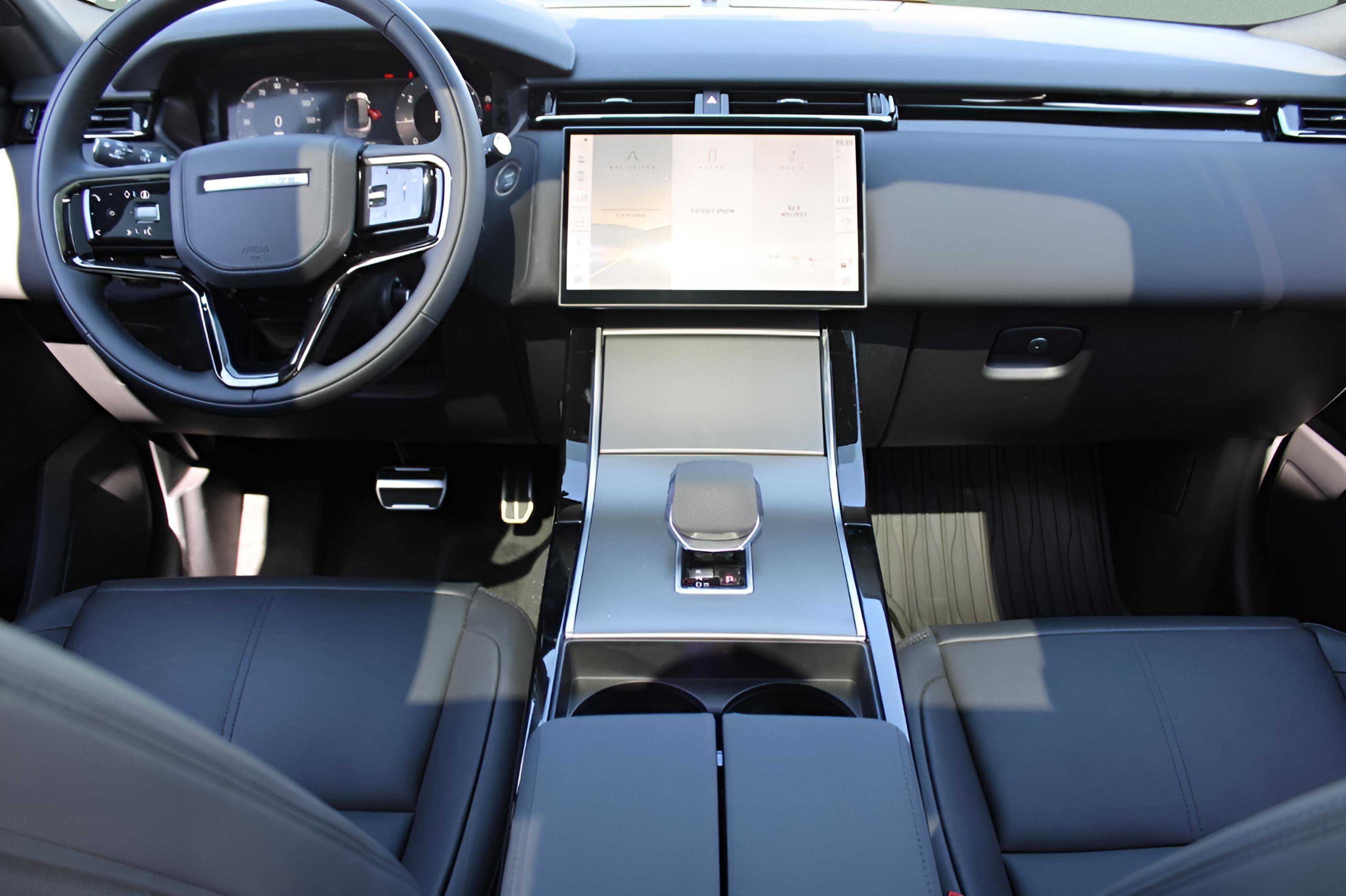 Used 2025 Land Rover Range Rover Velar Dynamic SE image 14