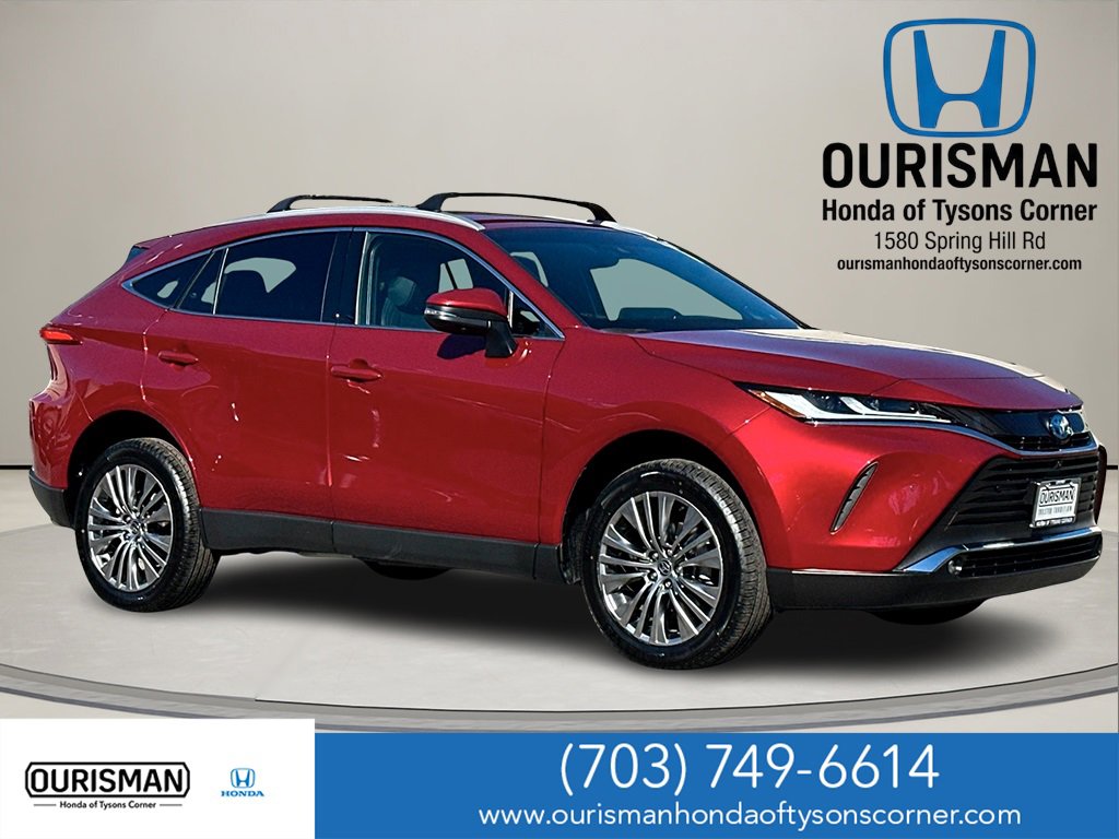 Used 2024 Toyota Venza Limited image 1