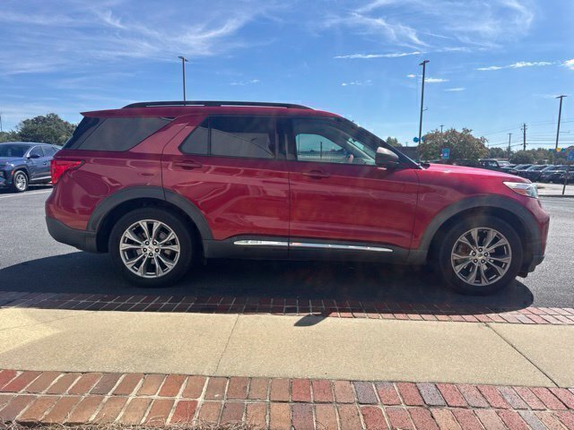 Used 2020 Ford Explorer XLT w/ Equipment Group 202A RWD image 5
