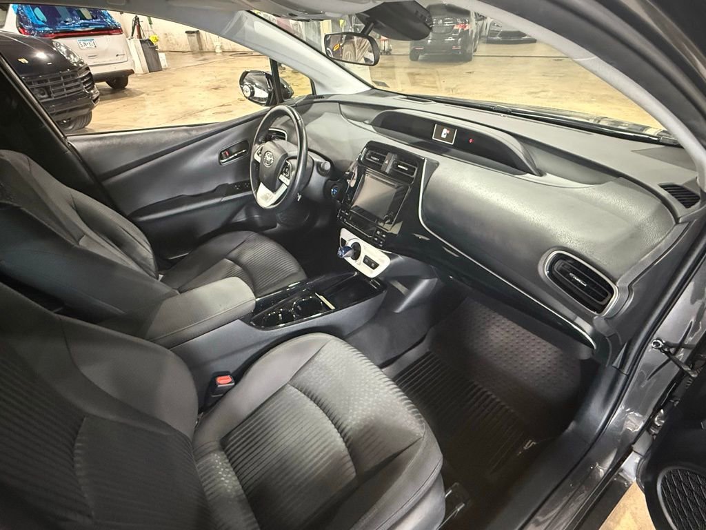 Used 2017 Toyota Prius Three w/ Advanced Technology Package image 12