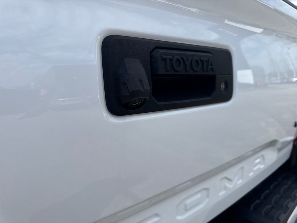 Used 2020 Toyota Tacoma SR image 16