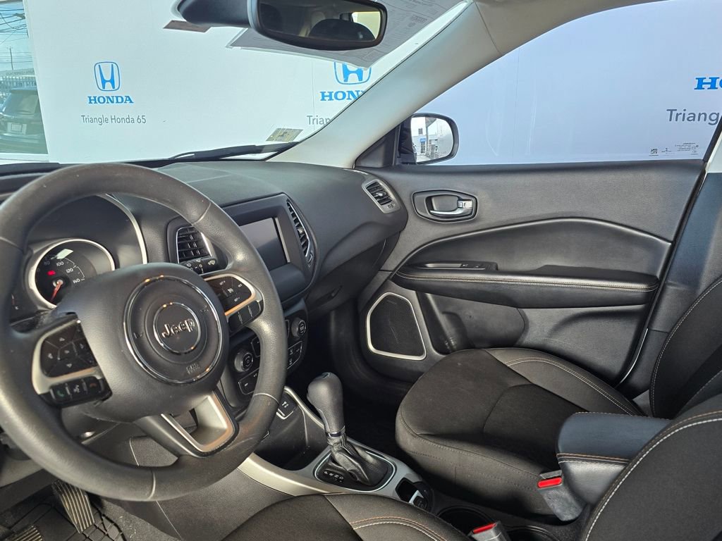 Used 2021 Jeep Compass Sport image 7