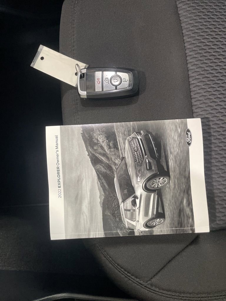 Used 2022 Ford Explorer XLT w/ Class IV Trailer Tow Package AWD/4WD image 28