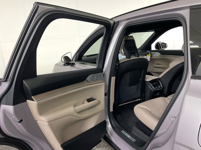 New 2026 Volvo EX90 Ultra AWD/4WD image 30