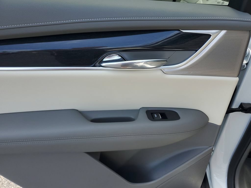 Certified 2024 Cadillac XT6 Premium Luxury w/ Technology Package FWD image 14