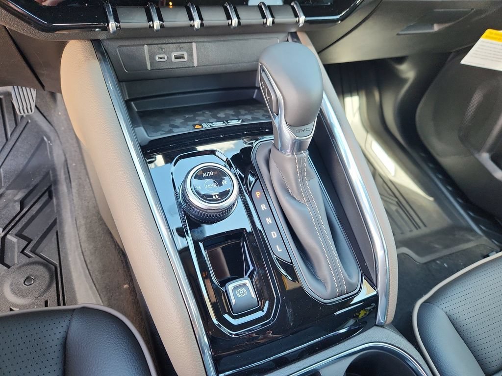 New 2026 GMC Canyon Denali AWD/4WD image 10