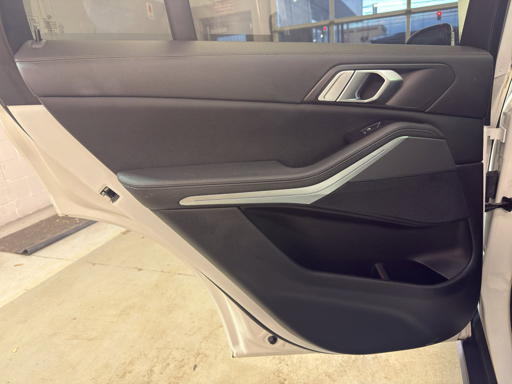 Used 2019 BMW X5 xDrive40i w/ Convenience Package AWD/4WD image 29