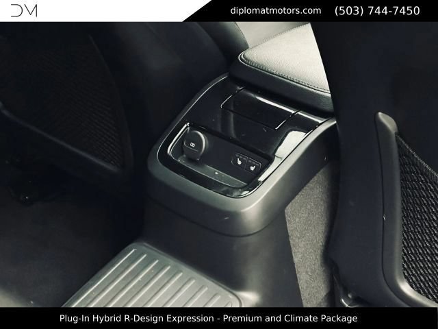 Used 2022 Volvo S60 T8 R-Design Expression w/ Premium Package AWD/4WD image 22