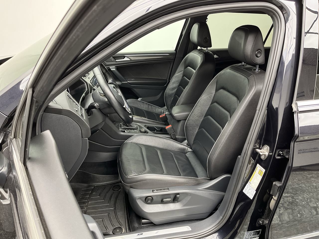 Used 2020 Volkswagen Tiguan SEL Premium R-Line AWD/4WD image 11
