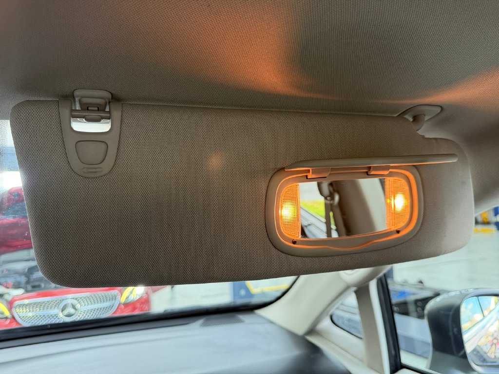Used 2023 Chrysler Pacifica Touring-L FWD image 30