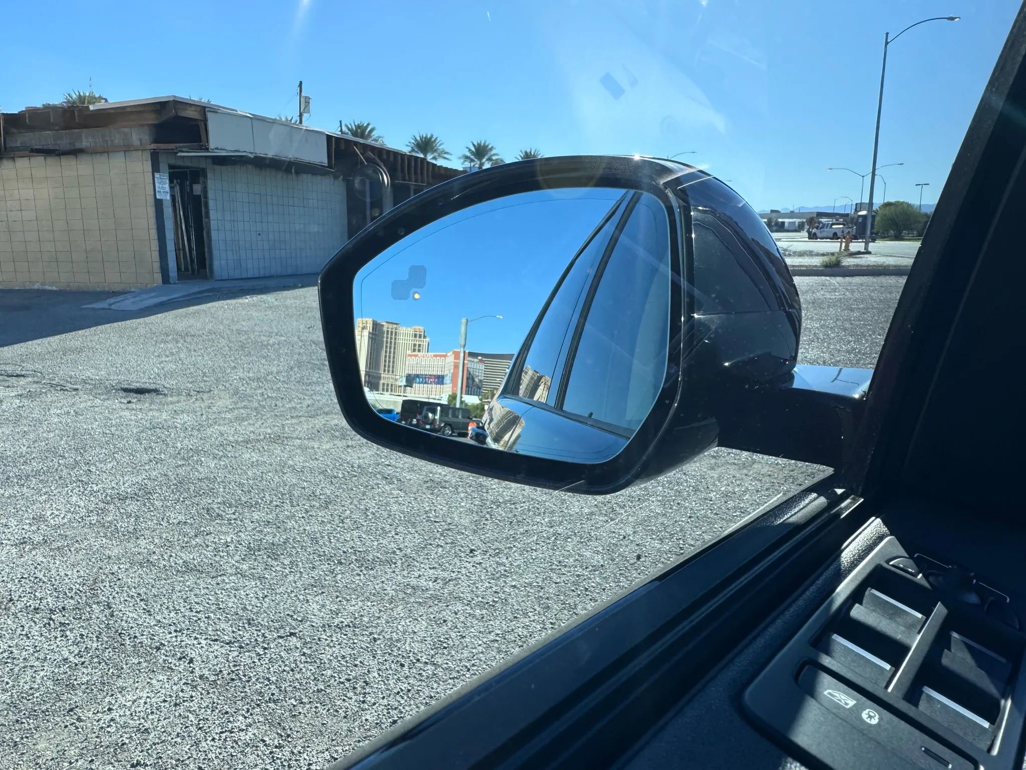 Used 2019 Land Rover Discovery Sport HSE image 26