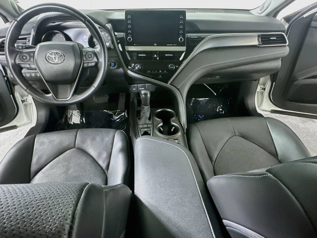 Used 2021 Toyota Camry XSE w/ Navigation Package FWD image 16