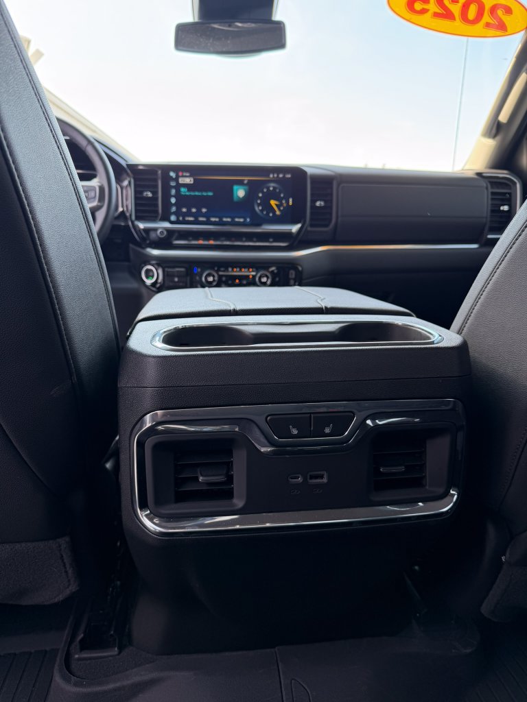 Used 2025 Chevrolet Silverado 1500 LTZ AWD/4WD image 21